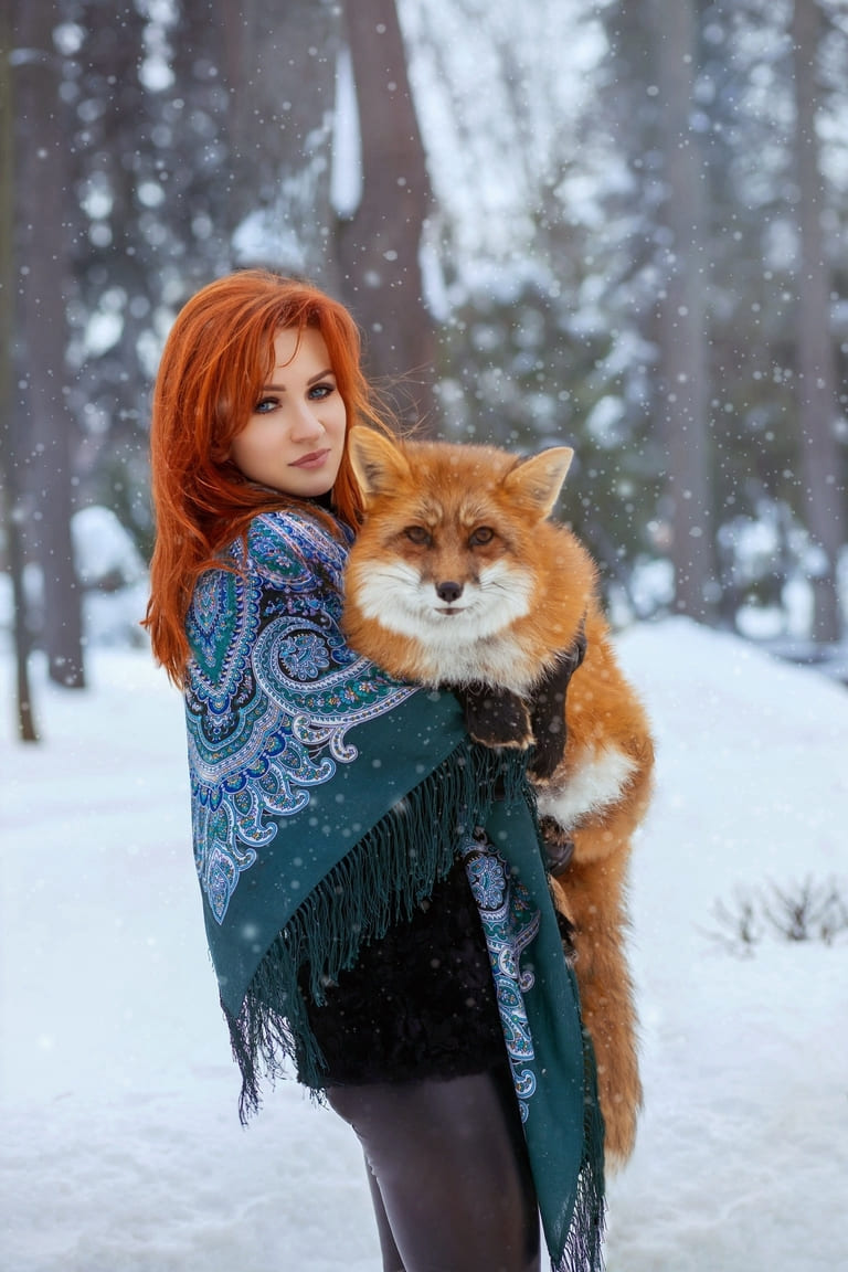 Портрет женщины с лисой, работа фотографа